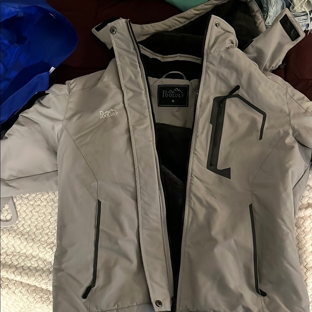 Gray Ski & Snow Jacket with Weather-Resistant Fabric